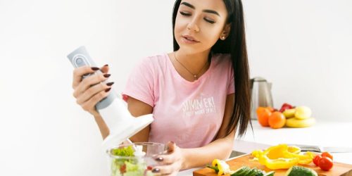girl-makes-healthy-drink-with-mixer-kitchen_8353-1645 girl-makes-healthy-drink-with-mixer-kitchen_8353-1645